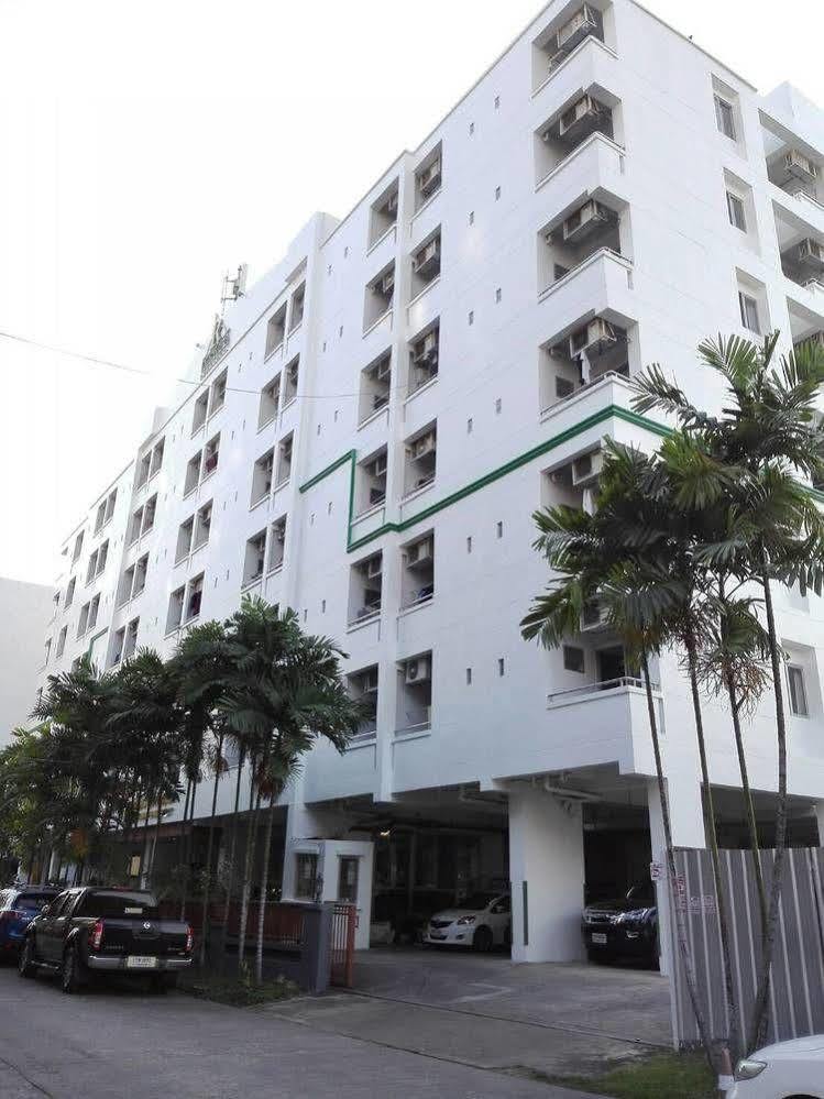 Ritratana Apartment Bangkok Exterior foto